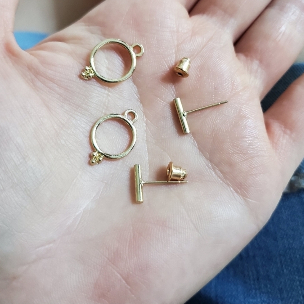Front Back Bar Stud Earrings 2 in One - Picture 6 of 8